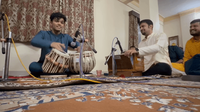 Vivek Pandya solo at the birthday of Pt. Vijay Koparkar in Pune thumbnail